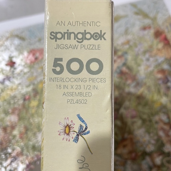 Flower field with springtime animals 500 piece puzzle, Springbok by Hallmark - Picture 8 of 9